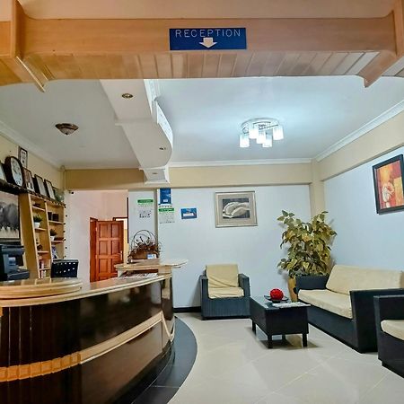 Meru Paramount Buitenkant foto