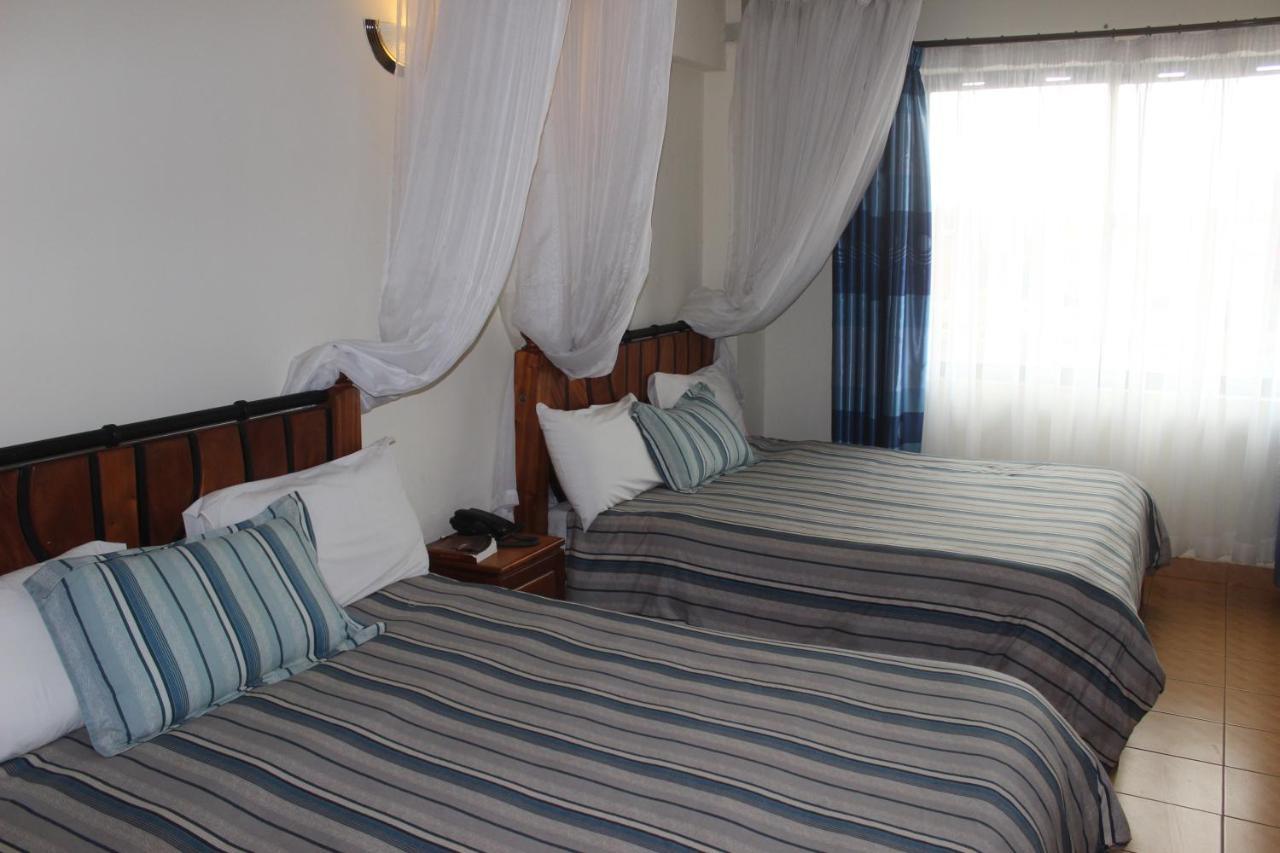 Meru Paramount Buitenkant foto