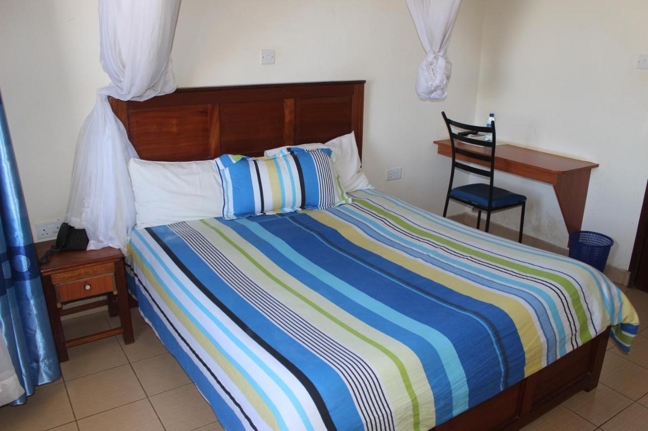 Meru Paramount Buitenkant foto