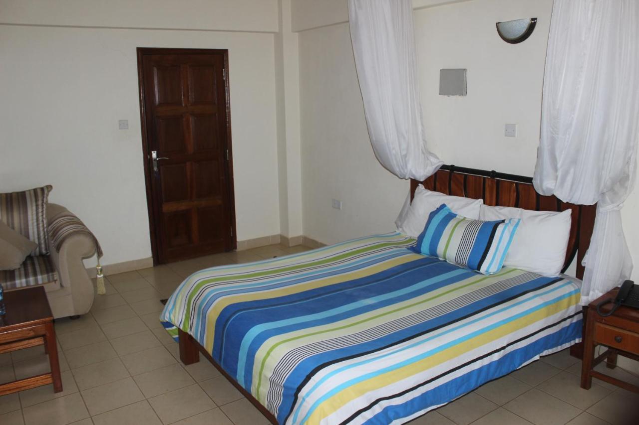 Meru Paramount Buitenkant foto