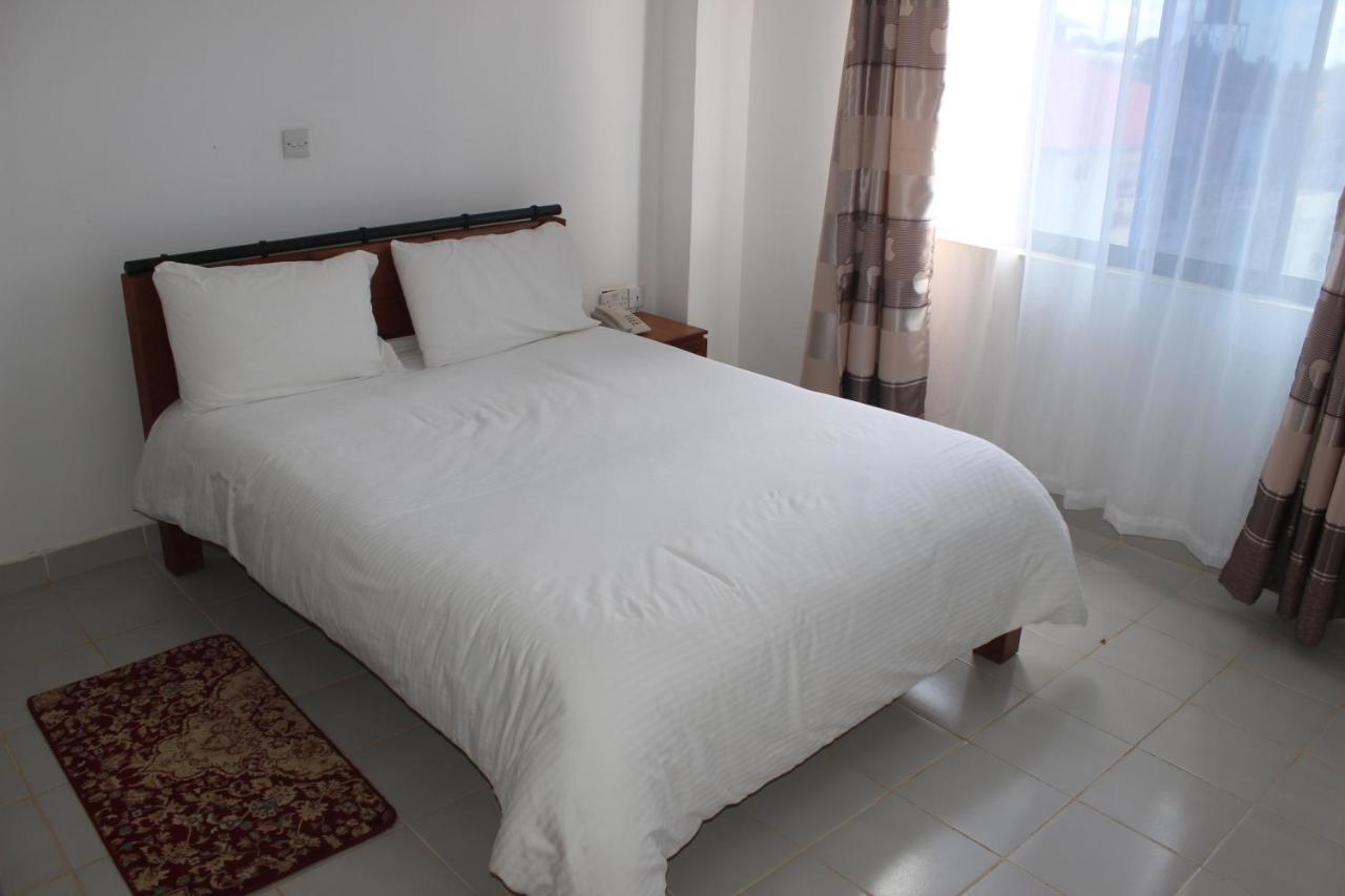 Meru Paramount Buitenkant foto